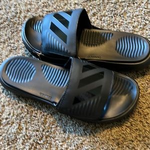 4 pairs Mens adidas alphabounce slides B41720 size 11